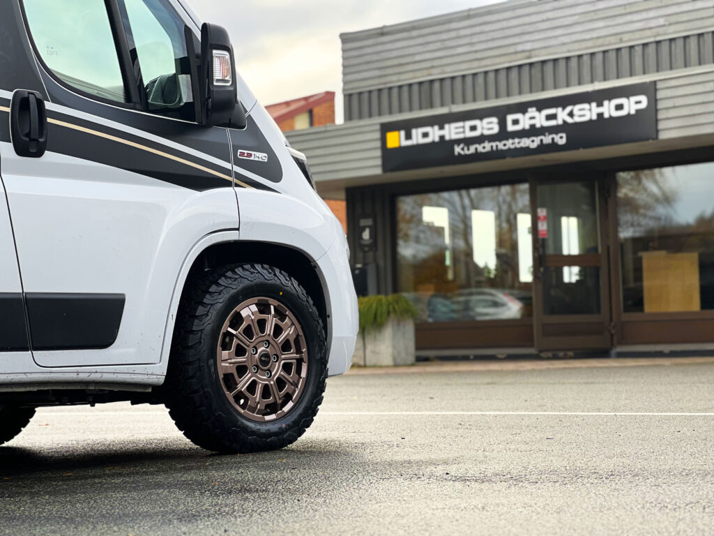 Kontakta oss image004 red